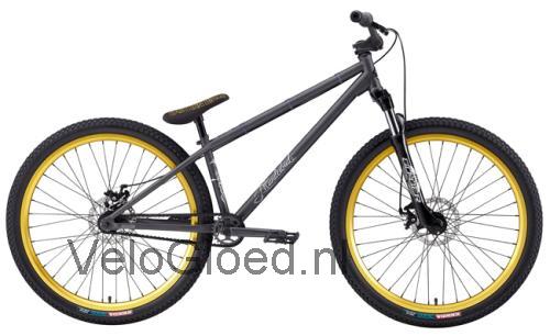 Eastern Thunderbird beoordelingen en specificaties